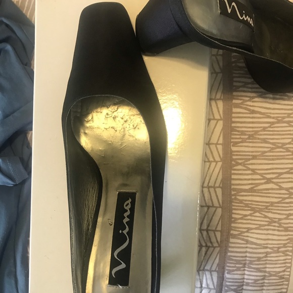 Cloth shoes - Picture 2 of 3